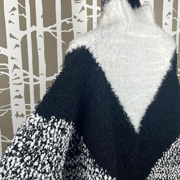 Bar III Black & White Eyelash & Popcorn Mixed Knit Mock Neck Sweater sz S - Picture 9 of 11
